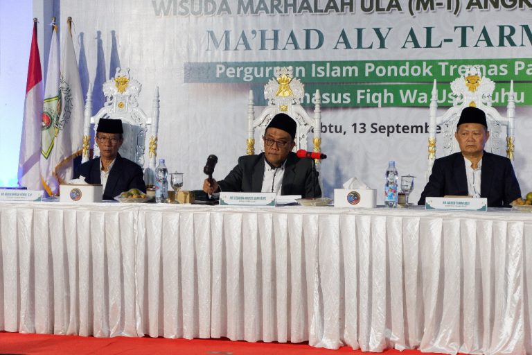Sanad Ilmiah Jadi Ciri Khas Wisuda VI Ma’had Aly Al-Tarmasi Pacitan