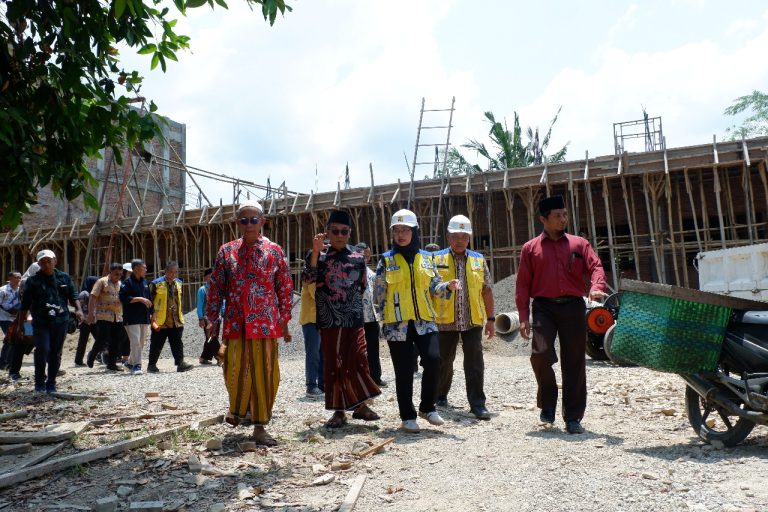 Dirjen Cipta Karya Kunjungi Ponpes Tremas Pacitan untuk Audit Kelayakan Bangunan hingga  Program Sertifikasi Santri